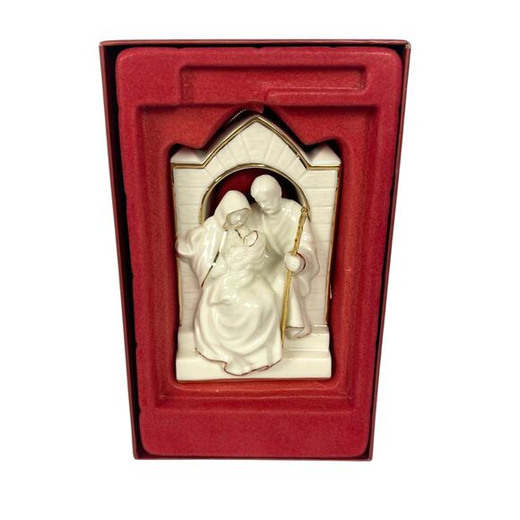 Vintage LENOX PORCELAIN ORNAMENT Of THE NATIVITY From GERMANY 4" With Box - Picture 1 of 5